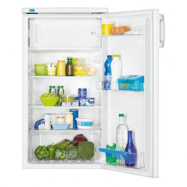 Chladnička Zanussi ZRA17800WA, energetická třída A+, objem lednice 166 l, objem mrazicího oddílu 18 l, víceúčelový skladovací box EasyStore pro uložení drobností, jako jsou bylinky, lesní plody, ořechy, lahůdky či lahvičky s omáčkami, prodává Euronics, 5 316 Kč.