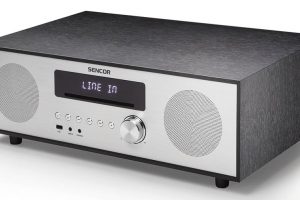 Audiosystém Sencor SSS 801, dřevěnohliníkové provedení, 3 reproduktory, 5 režimů ekvalizéru, přehrává CD, MP3, CD-R, CD-RW, vybaven rozhraním Bluetooth pro bezdrátový přenos hudby, stereo jackem i USB konektorem, 3 499 Kč.